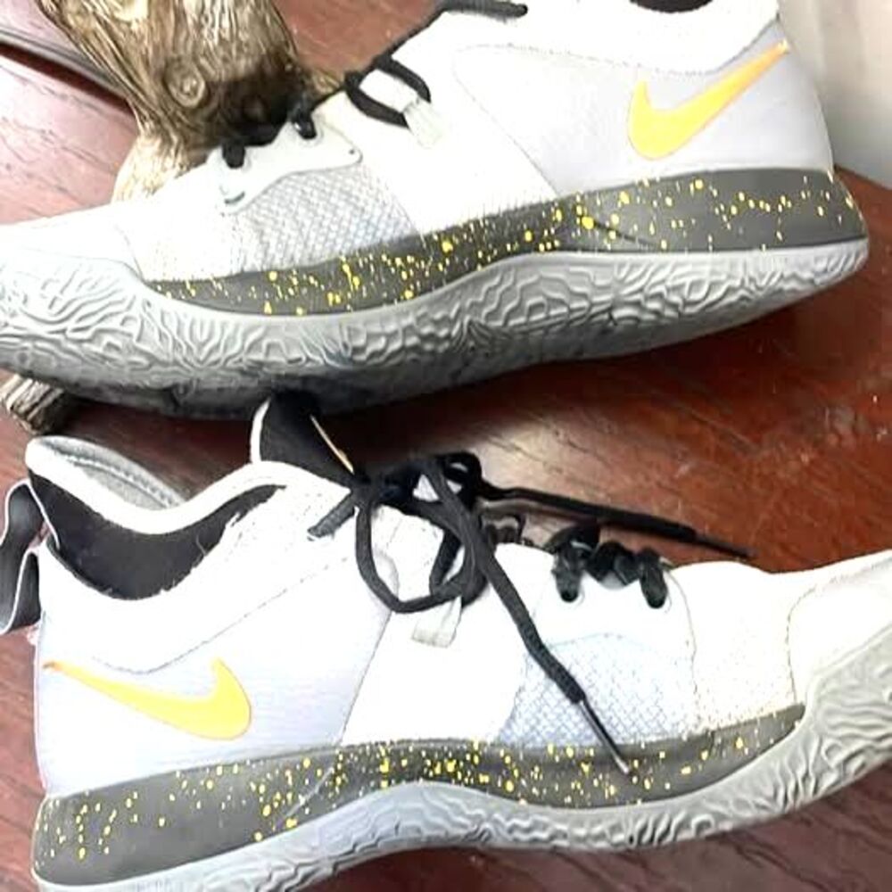 Nike PG 2 Palmdale, HOT! Men’s sz 7.. Rare grey/ gold